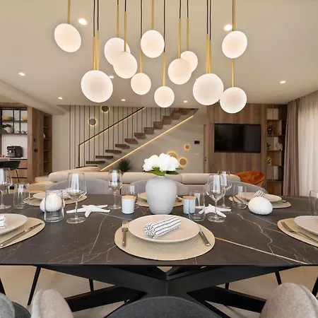 Cremona 1 By El-pi Tours Villa